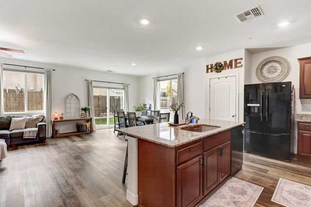 5608 Glowhaven St, Marysville, CA 95901