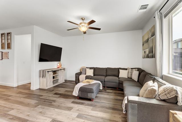 5608 Glowhaven St, Marysville, CA 95901