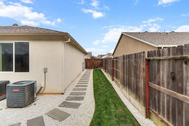 5608 Glowhaven St, Marysville, CA 95901