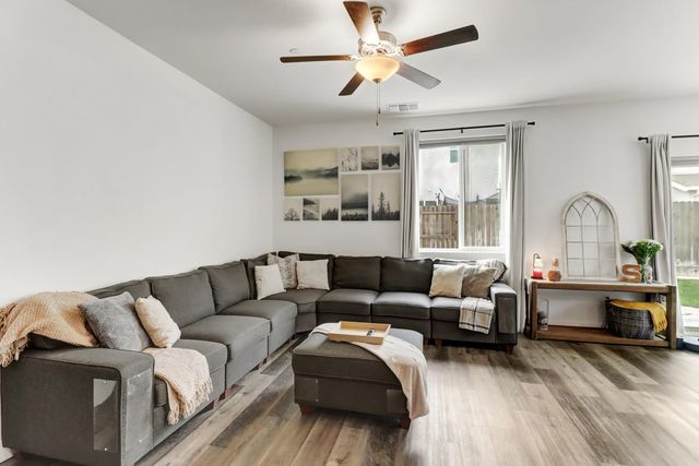 5608 Glowhaven St, Marysville, CA 95901