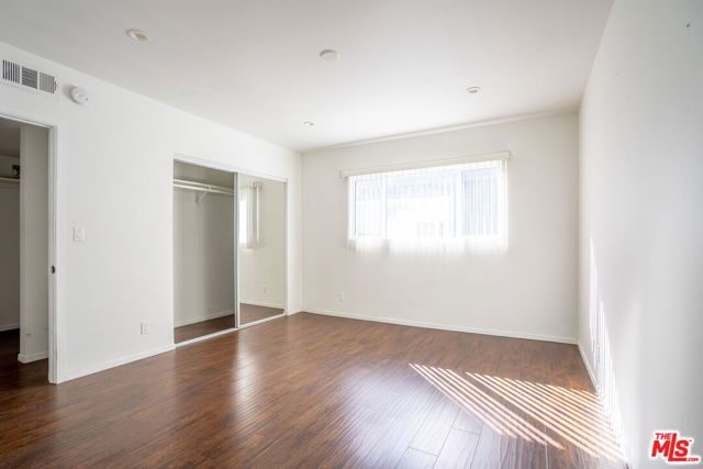 5831 Carlton Way 8, Los Angeles, CA 90028