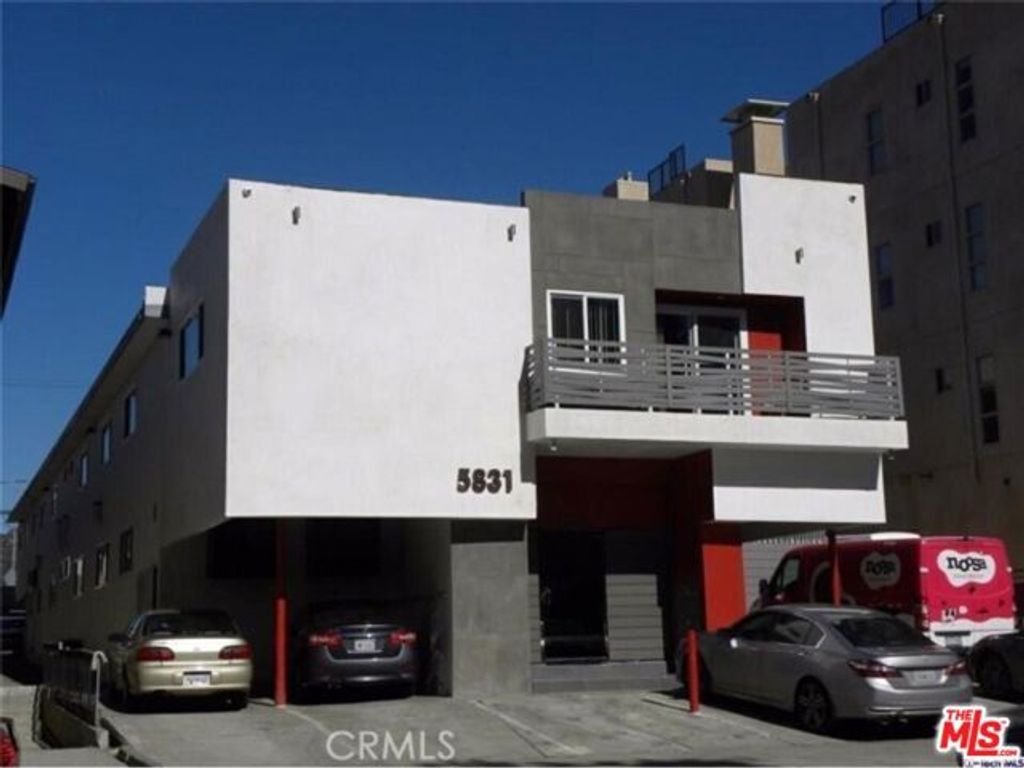 5831 Carlton Way 8, Los Angeles, CA 90028