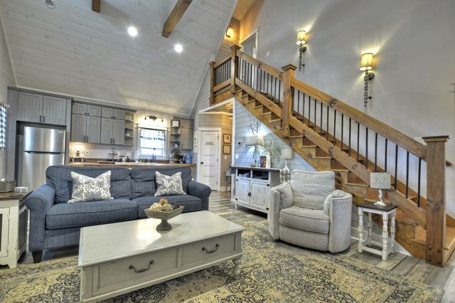 517 Monet Drive, Ellijay, GA 30540