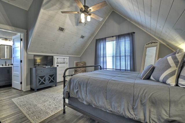 517 Monet Drive, Ellijay, GA 30540