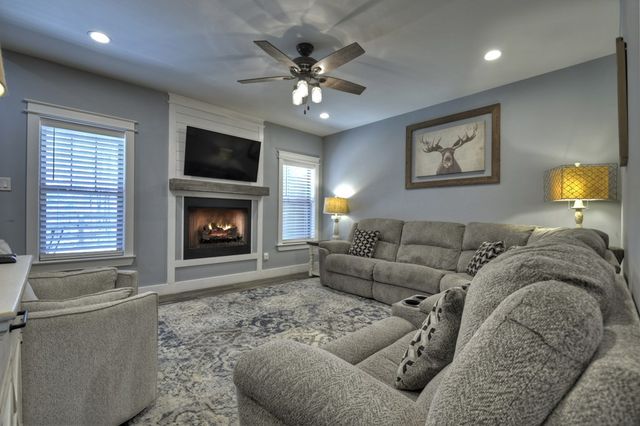 517 Monet Drive, Ellijay, GA 30540