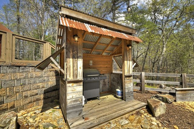 517 Monet Drive, Ellijay, GA 30540