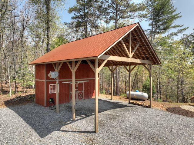 517 Monet Drive, Ellijay, GA 30540