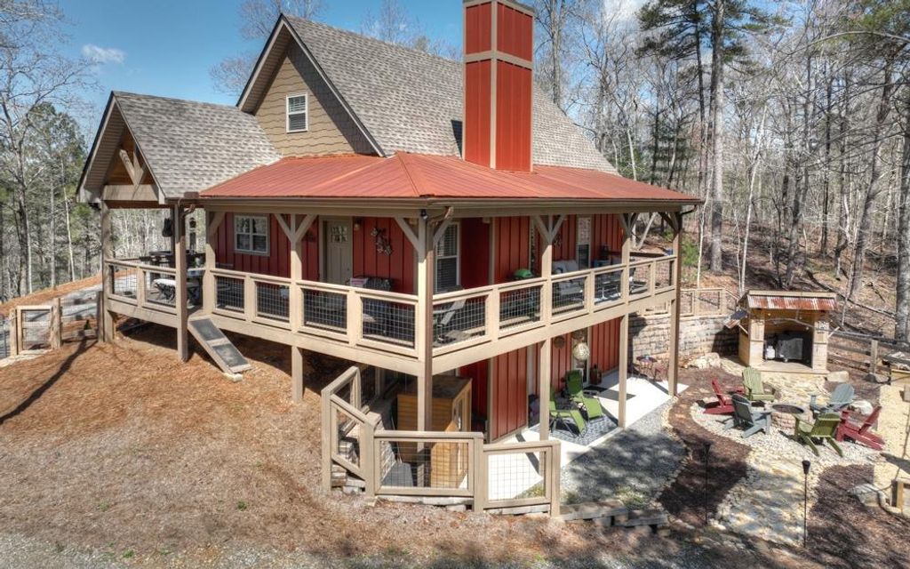 517 Monet Drive, Ellijay, GA 30540