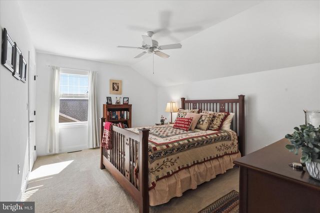 1027 NORTHGATE DR, Lebanon, PA 17042