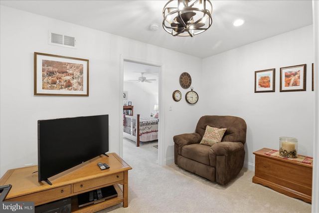 1027 NORTHGATE DR, Lebanon, PA 17042
