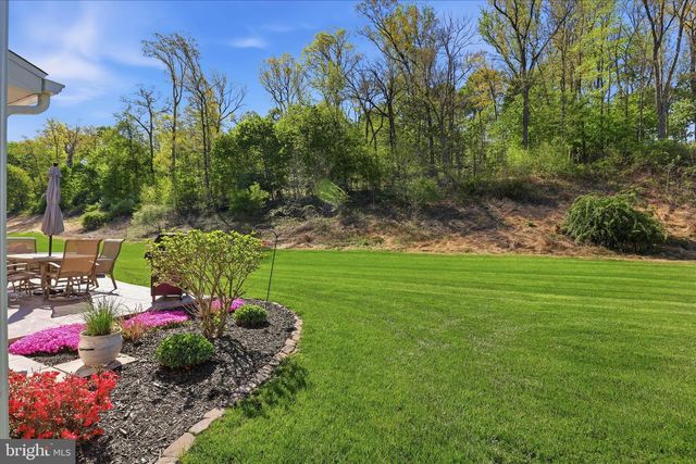 1027 NORTHGATE DR, Lebanon, PA 17042