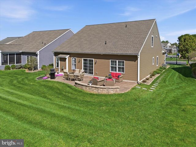 1027 NORTHGATE DR, Lebanon, PA 17042