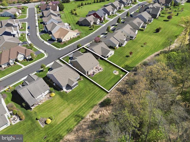 1027 NORTHGATE DR, Lebanon, PA 17042
