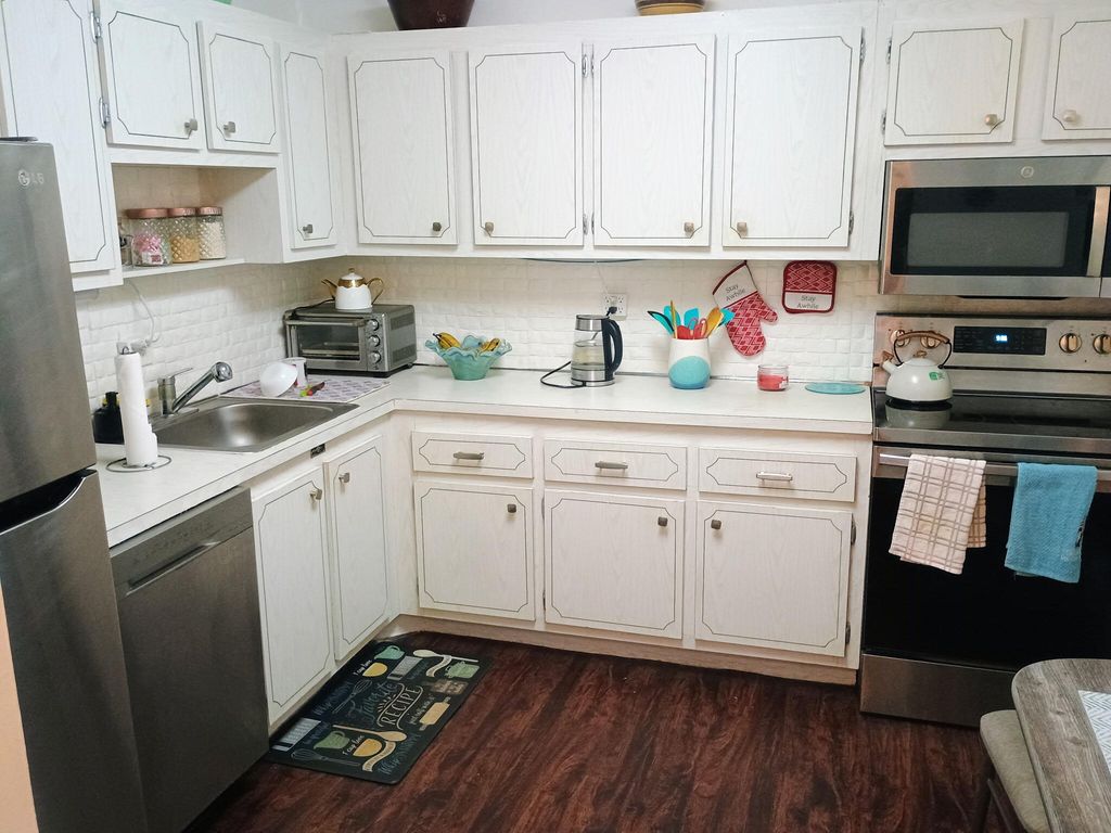 8100 SW 24th Street 307, North Lauderdale, FL 33068