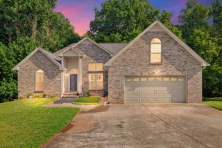 77 West Dr, Clarksville, TN 37040