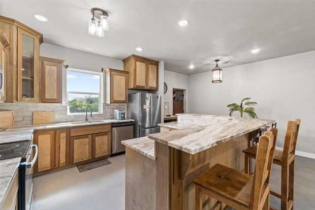 207 S Charles St, George West, TX 78022