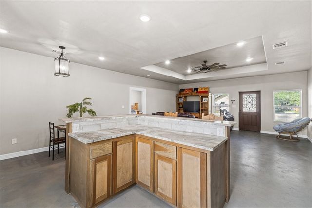 207 S Charles St, George West, TX 78022