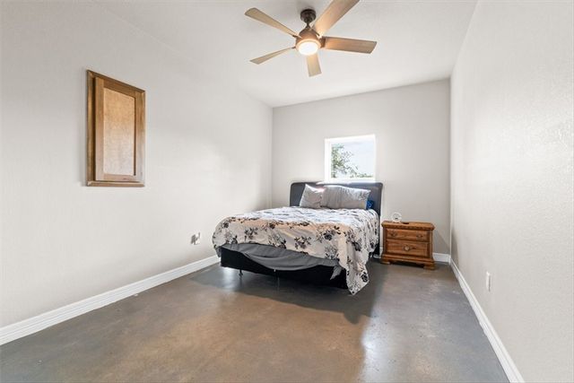 207 S Charles St, George West, TX 78022