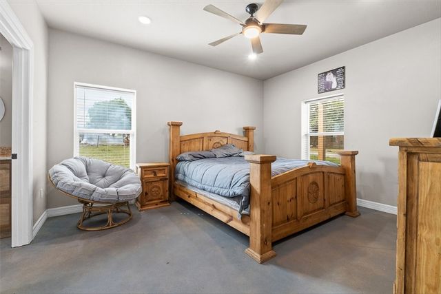 207 S Charles St, George West, TX 78022