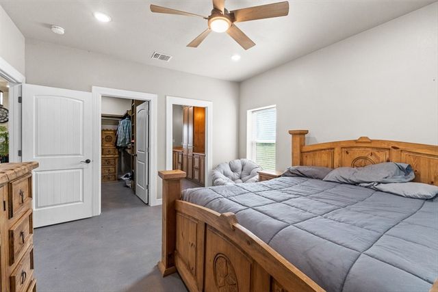 207 S Charles St, George West, TX 78022
