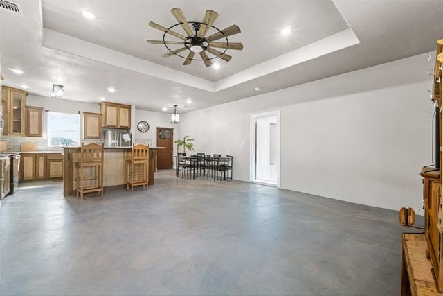 207 S Charles St, George West, TX 78022