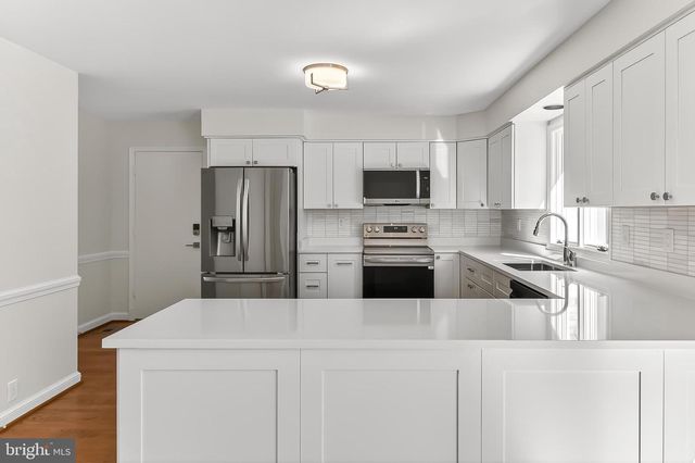 6294 DUNAWAY CT, Mclean, VA 22101