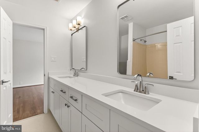 6294 DUNAWAY CT, Mclean, VA 22101