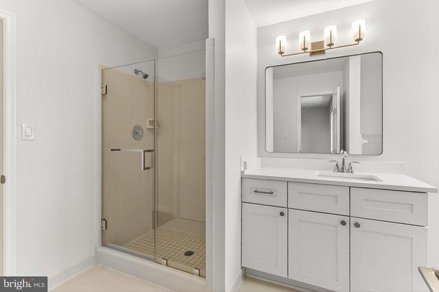 6294 DUNAWAY CT, Mclean, VA 22101