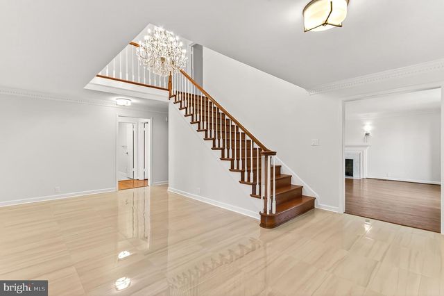 6294 DUNAWAY CT, Mclean, VA 22101