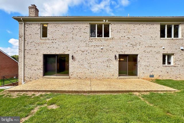 6294 DUNAWAY CT, Mclean, VA 22101