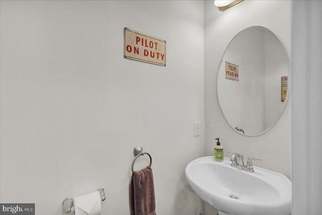 106 RAVEN CT, Gilbertsville, PA 19525