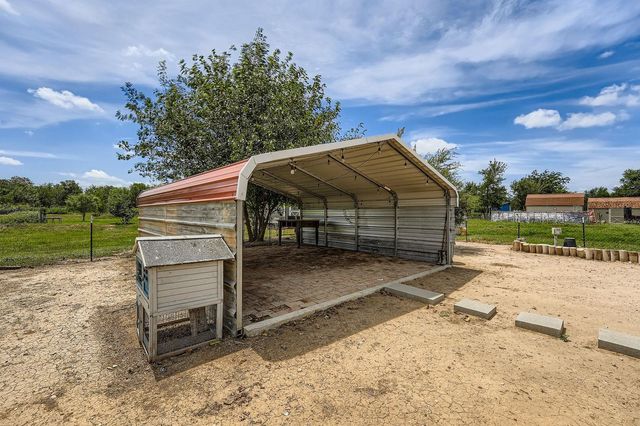 435 Still Meadow DR, Dale, TX 78616