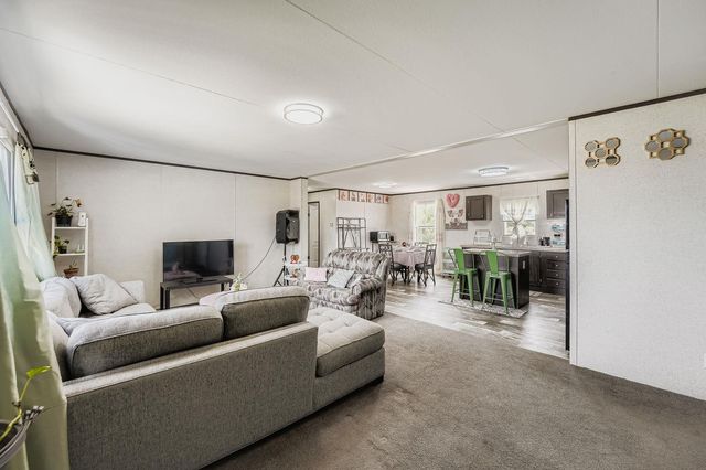 435 Still Meadow DR, Dale, TX 78616