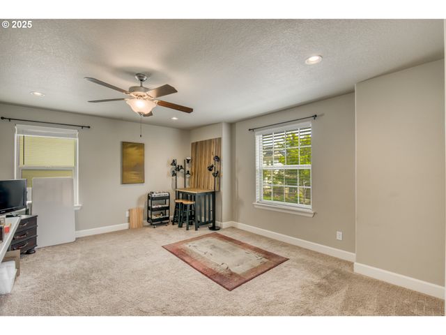 10380 Sw MADRID Loop, Wilsonville, OR 97070