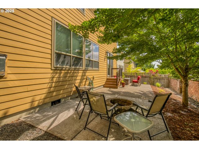 10380 Sw MADRID Loop, Wilsonville, OR 97070