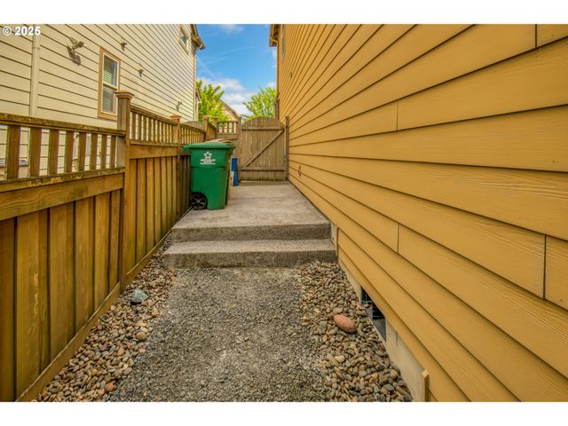 10380 Sw MADRID Loop, Wilsonville, OR 97070