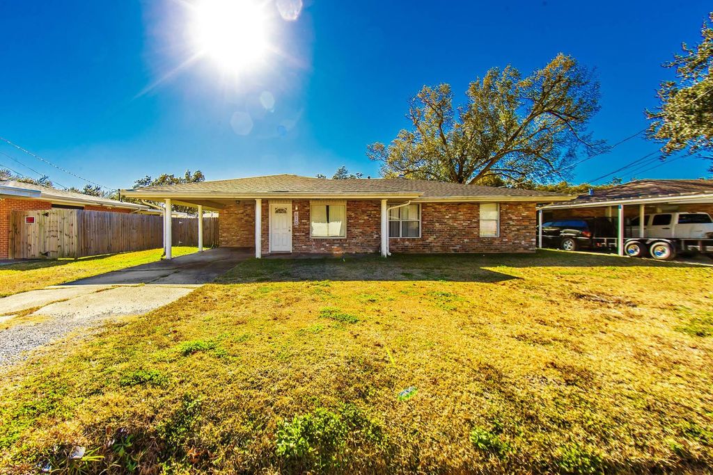 610 Collins St, Houma, LA 70364