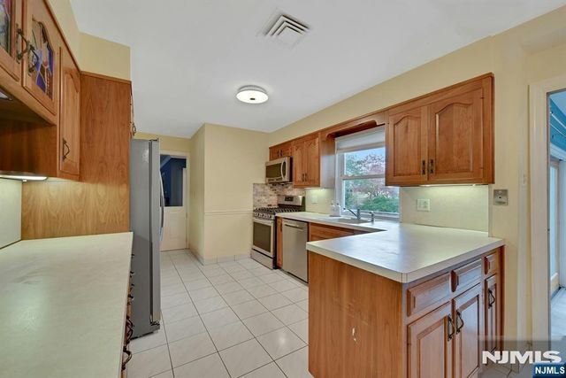 677 Taylor Avenue, Oradell, NJ 07649