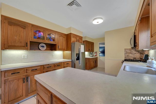 677 Taylor Avenue, Oradell, NJ 07649