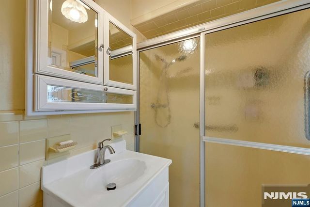 677 Taylor Avenue, Oradell, NJ 07649
