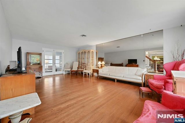 677 Taylor Avenue, Oradell, NJ 07649