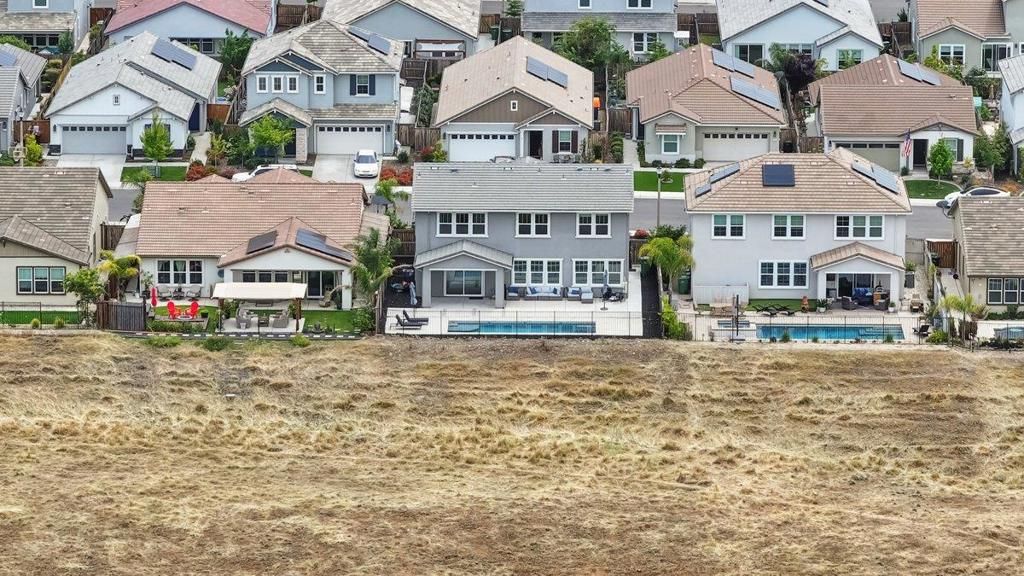 Image 11 of property listing at 2984 Ridgecrest Drive, Lincoln, CA 95648