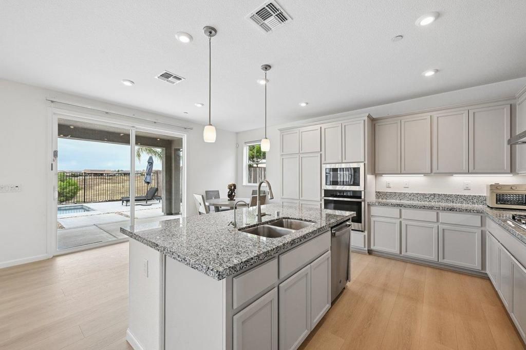 Image 32 of property listing at 2984 Ridgecrest Drive, Lincoln, CA 95648