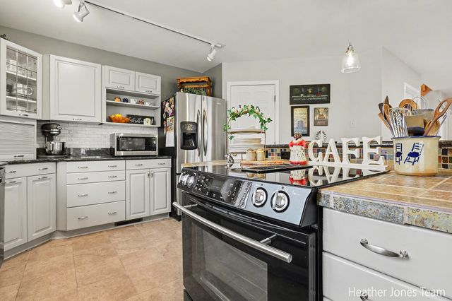10288 Hathaway Drive, Eureka Twp, MI 48838