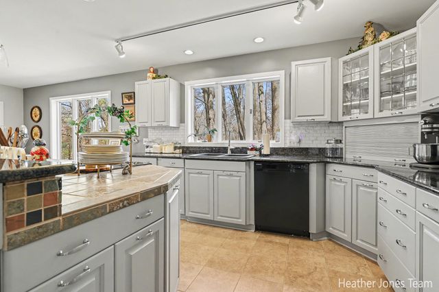 10288 Hathaway Drive, Eureka Twp, MI 48838