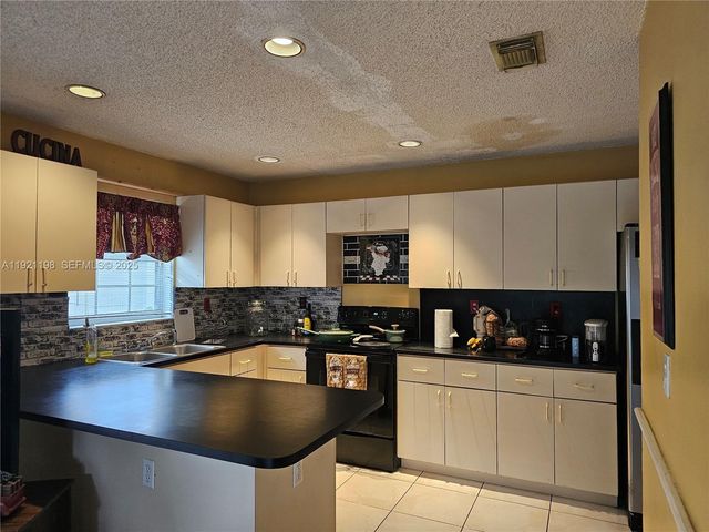 10816 SW 75th St, Miami, FL 33173