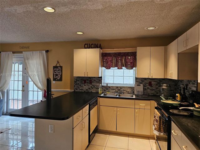 10816 SW 75th St, Miami, FL 33173