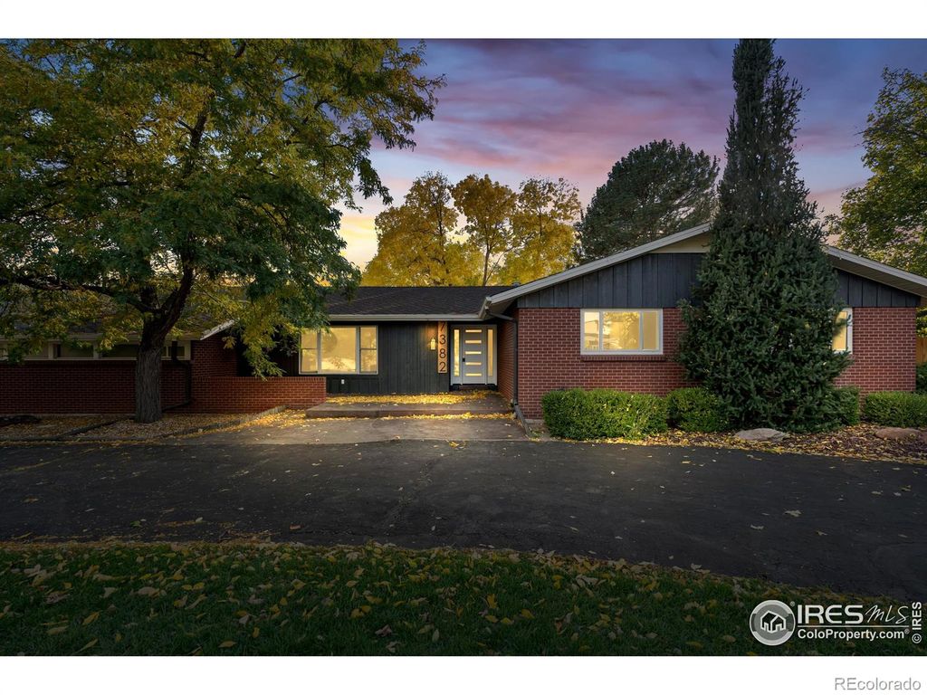 7382 W Stanford Avenue, Littleton, CO 80123