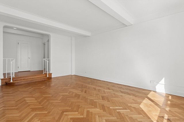 255 Cabrini Blvd Apt 6G, New York City, NY 10040