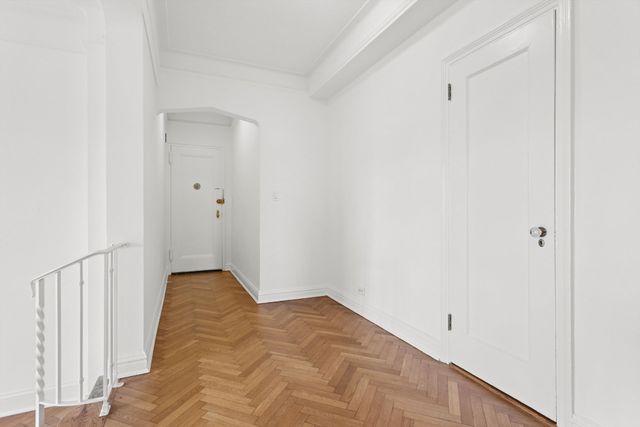 255 Cabrini Blvd Apt 6G, New York City, NY 10040